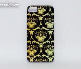 Chic and Trendy iphone case, black and yellow, iphone 4/5 case, handmade, custom case 